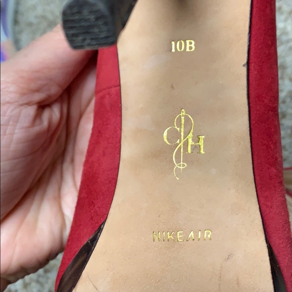 Red Pumps - Picture 3 of 3